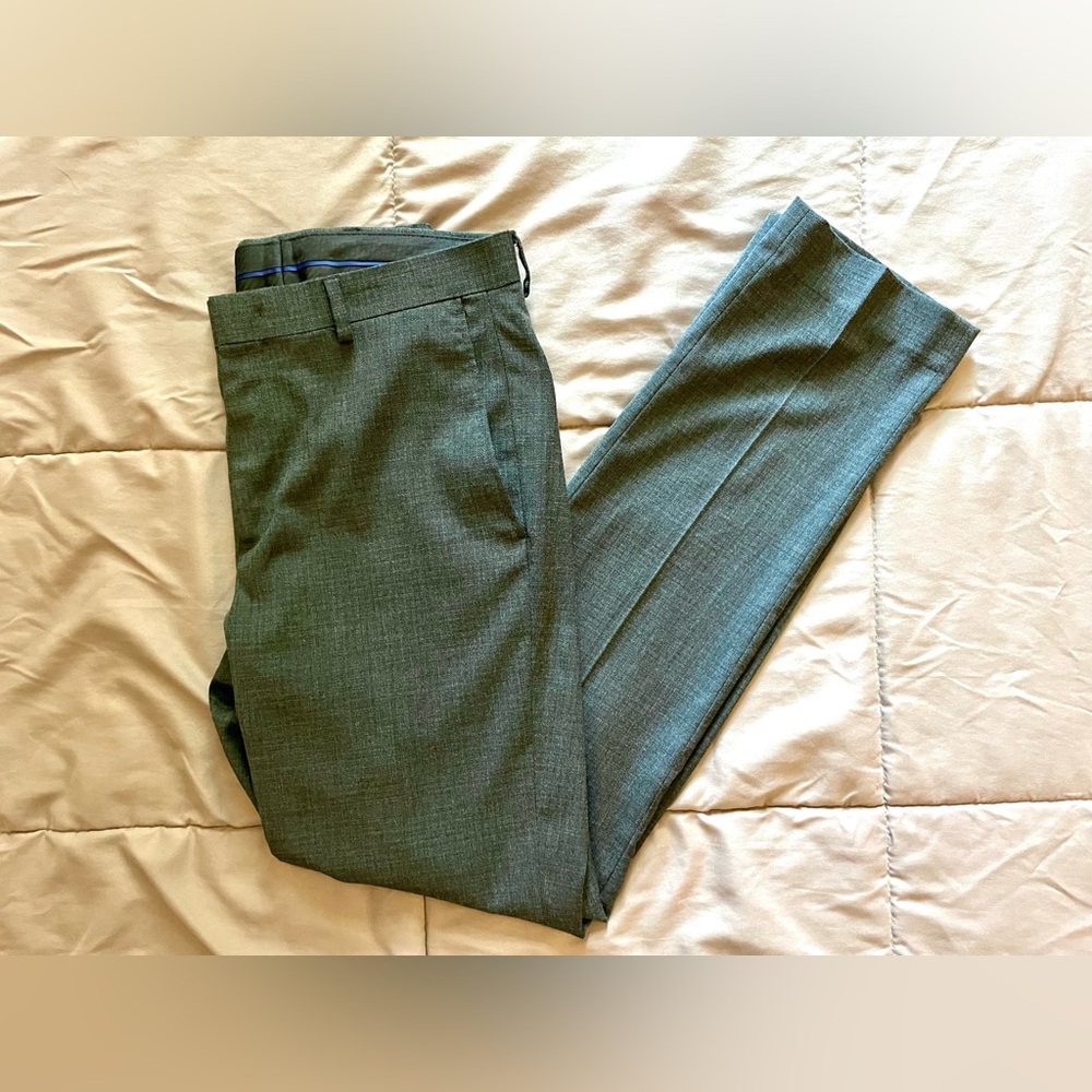 Apt 9. Extra Slim Fit Men's Charcoal Gray Dress Pants, size 32/32 EUC
